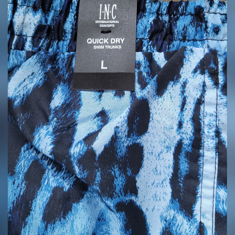 INC Men's Swim Trunks Blue Animal Print NEW Mesh Lined Pockets Size L NWT